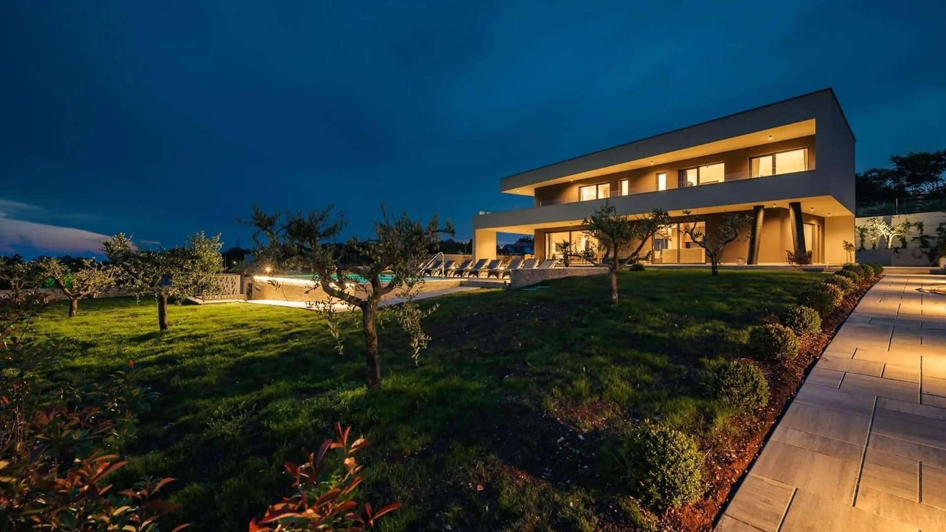 Villa De La Vie With Heated Swimming Pool Raša