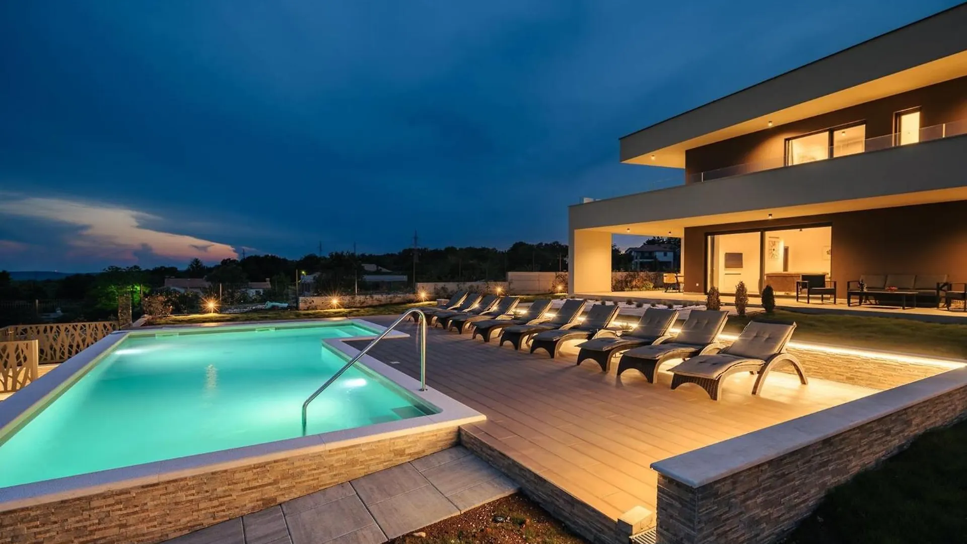 Villa De La Vie With Heated Swimming Pool Raša