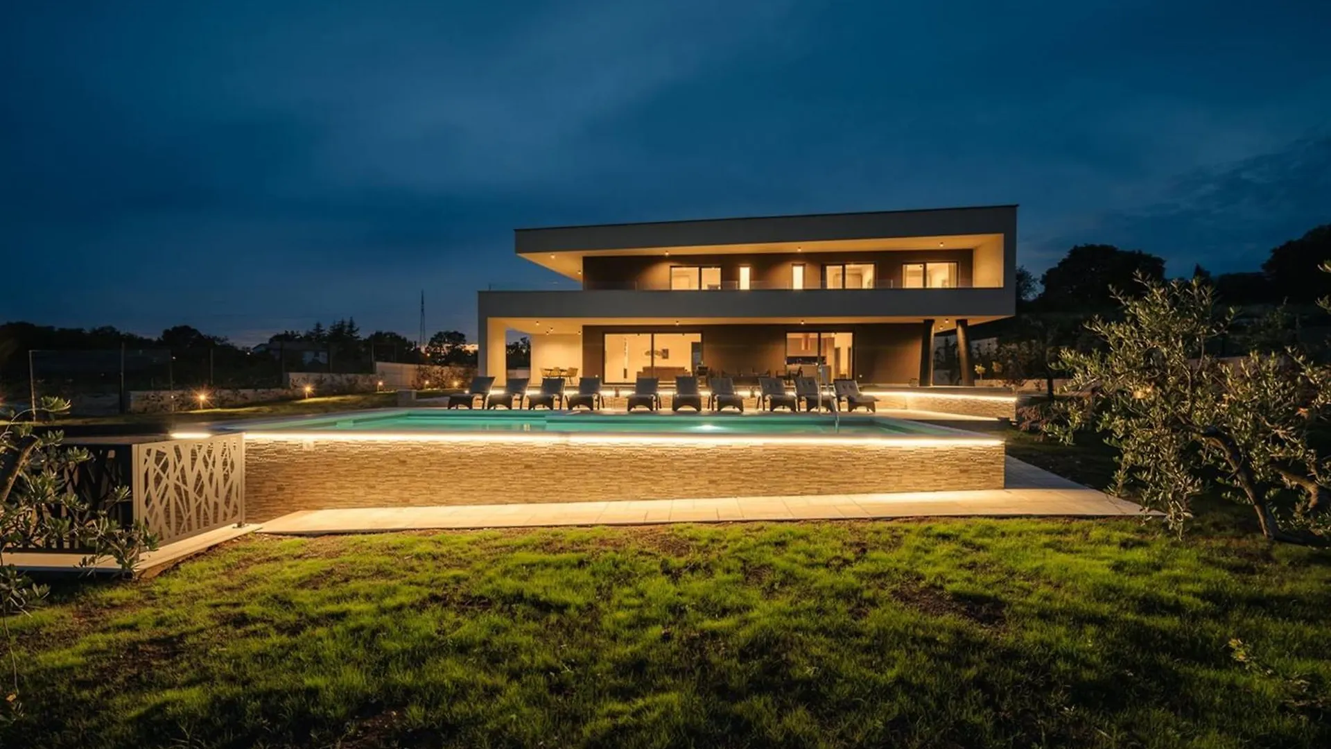Villa De La Vie With Heated Swimming Pool Raša Hırvatistan