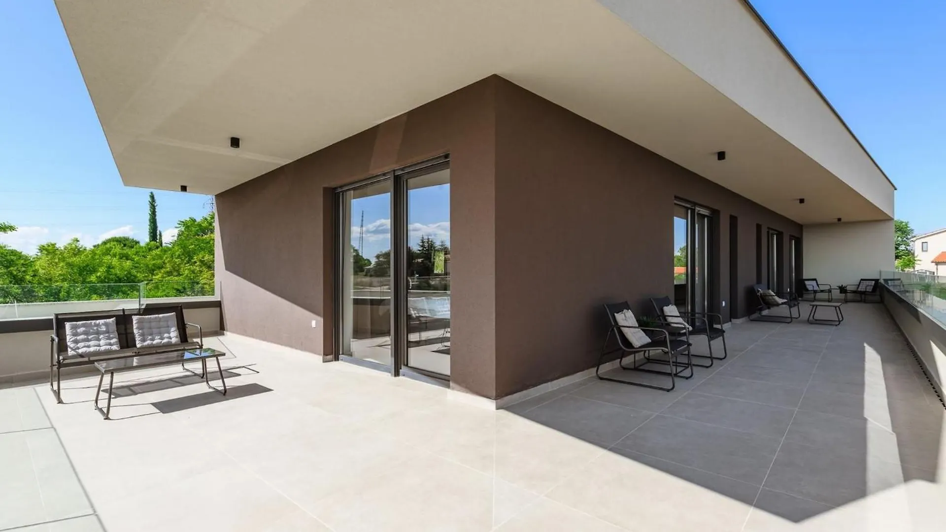 Villa De La Vie With Heated Swimming Pool Raša