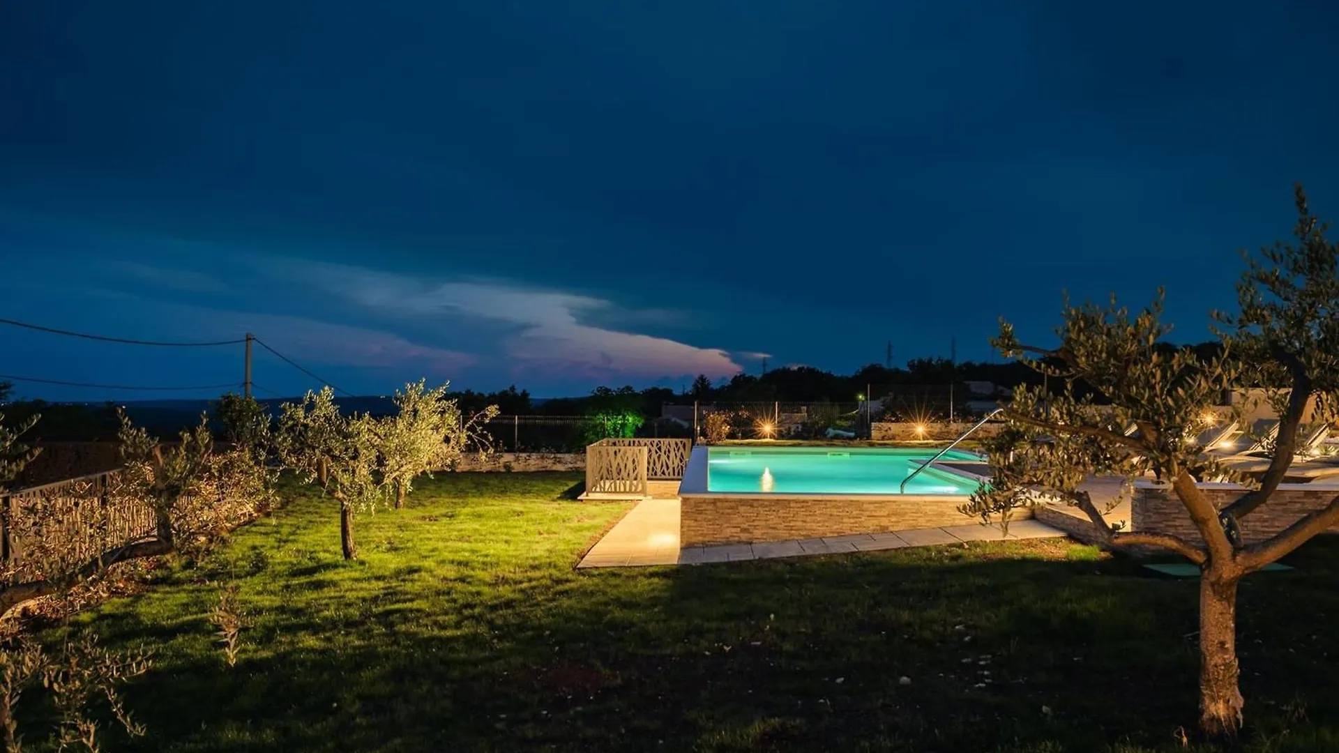 Villa De La Vie With Heated Swimming Pool Raša